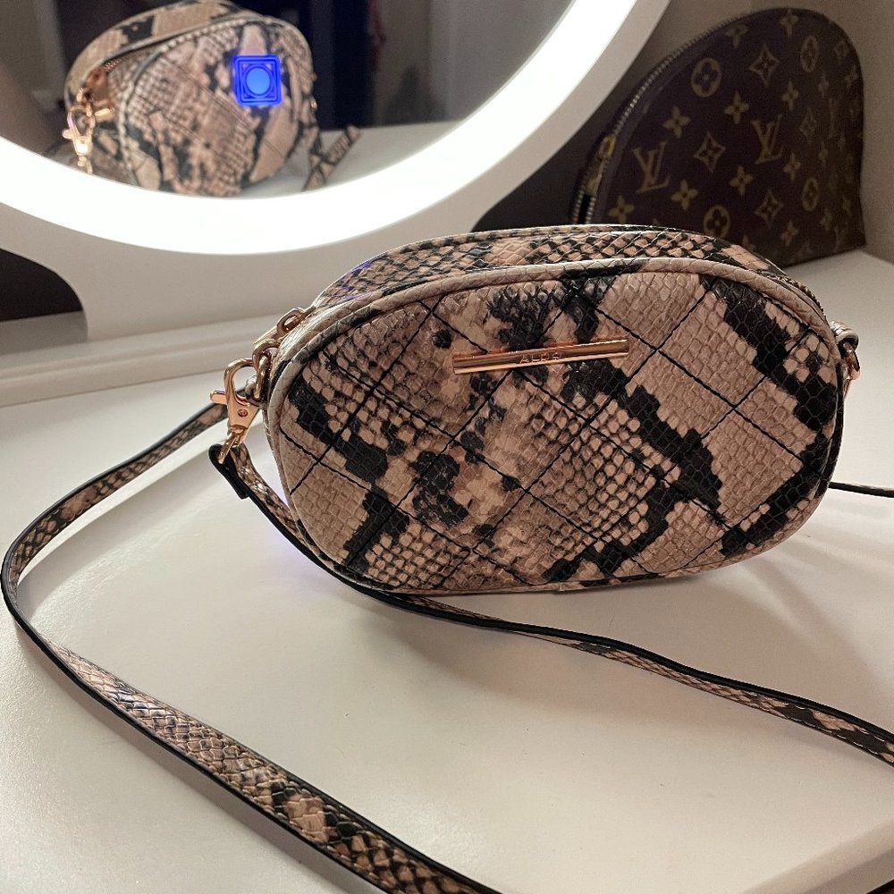 (SOLD)Crossbody / belt bag